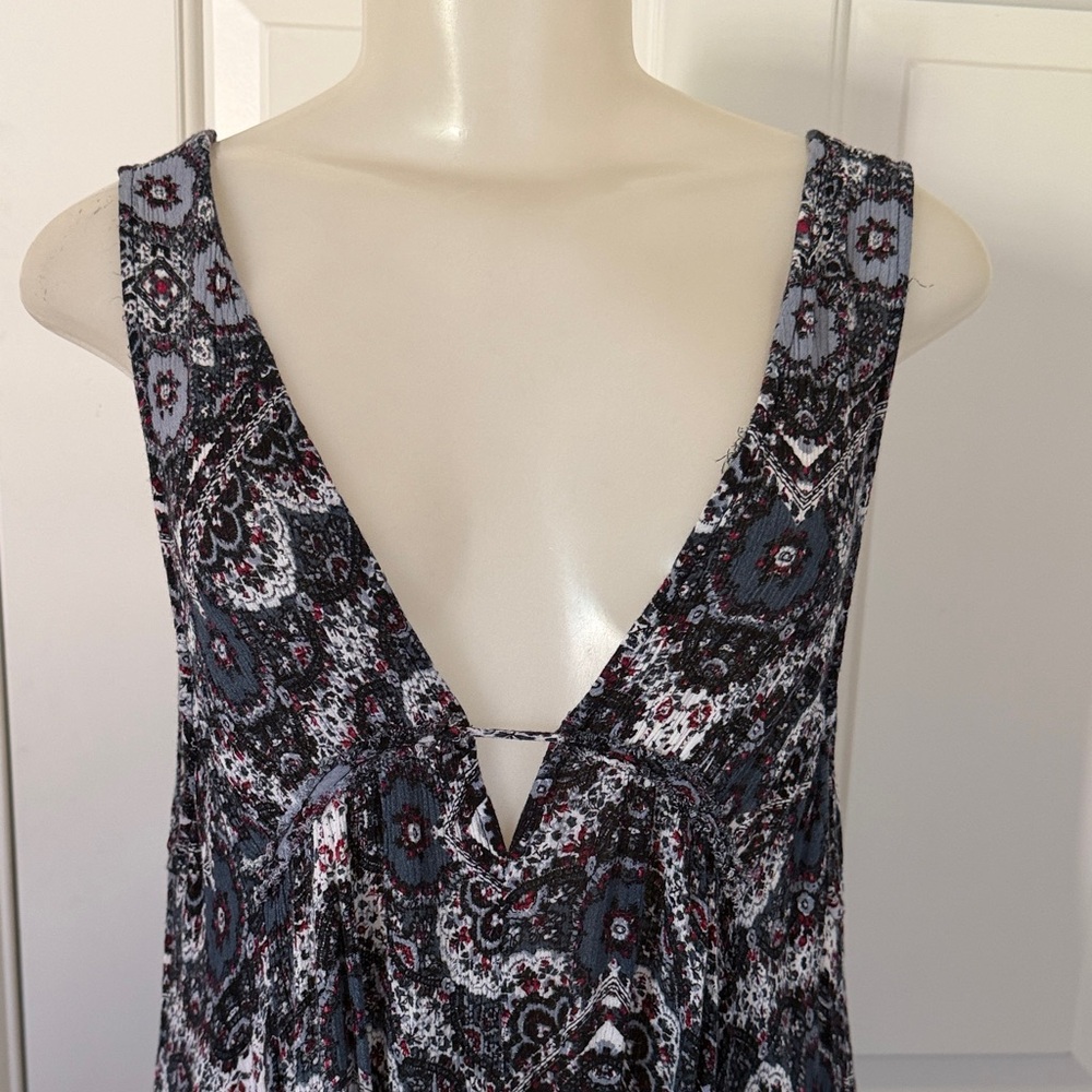 Size - Picture 2 of 9